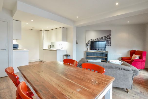 Crispin Lofts, Leeds - Photo 1