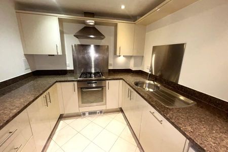 2 bedroom apartment to rent - Photo 3