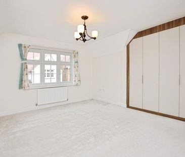 4 bedroom detached house to rent - Photo 6