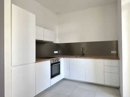 Location Appartement 3 pièces 64m² MARSEILLE 4ème - Photo 3