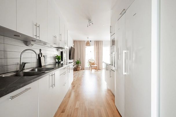 Koordinatvägen, Västerås - Photo 1