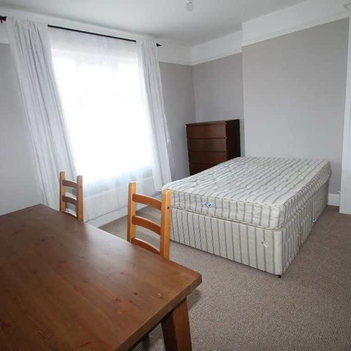 4 bedroom terraced house to rent - Photo 1