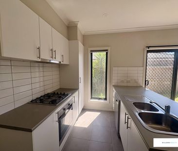 24 Weebill Way, Pakenham, Vic 3810 - Photo 2