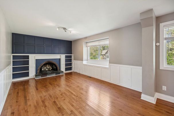 For Lease - 2045 Deerhurst Court, Beacon Hill North - South and Area, Ontario - Photo 1