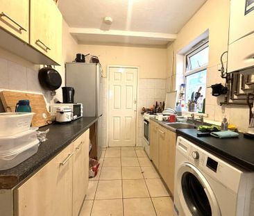 4 bedroom house to rent - Photo 2