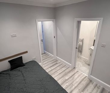 Room in a Shared House, London, SE6 - Photo 3