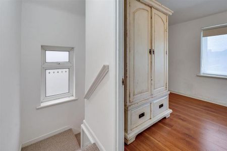 2 bedroom property to rent - Photo 3