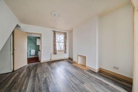 3 bedroom end of terrace house to rent - Photo 5