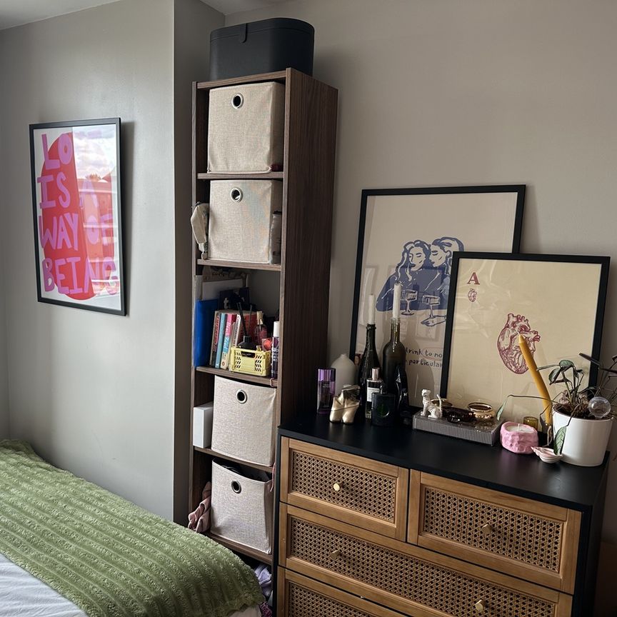 2 Bed Flat, The Crescent, SE8 - Photo 1