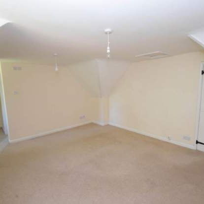 3 bedroom property to rent in Watlington - Photo 1