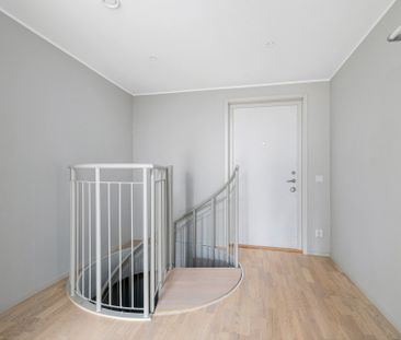 Ekvägen, Tumba - Photo 2