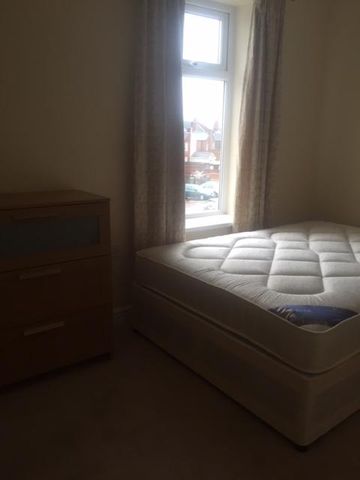 1 bedroom in a house share to rent - Photo 4