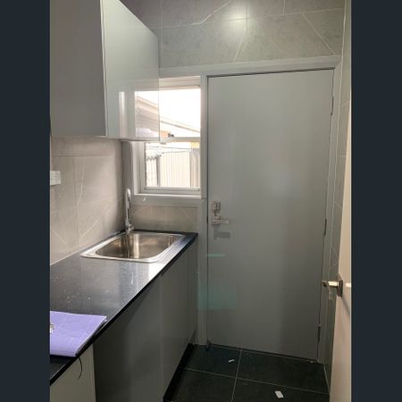 Almost New One Bedroom For Rent at Oran Park - Photo 4