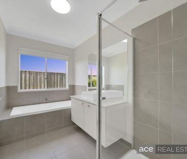 Walk to the Train - Live with Ease! - Photo 6