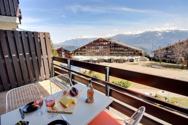 Studio for rent by the week on the pedestrian village square - Photo 1