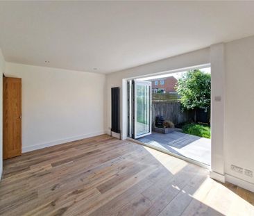 2 bedroom semi-detached house to rent - Photo 6