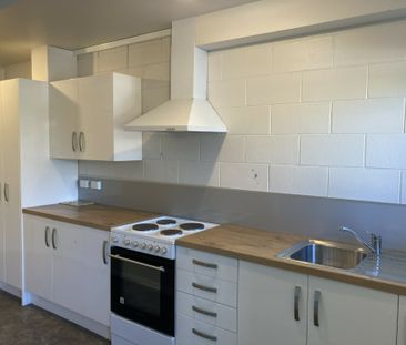 Easy Living - Photo 1