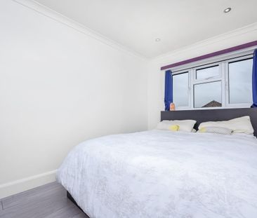 2 Bed Flat, Hardcastle Close, CR0 - Photo 5