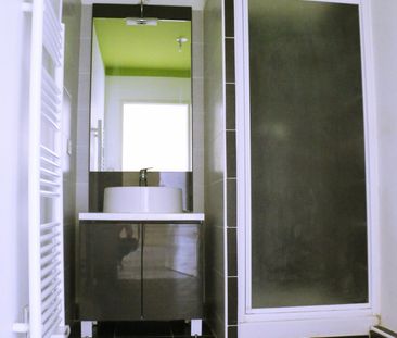 Location Appartement 2 pièces 47m² AVIGNON 84000 - Photo 2