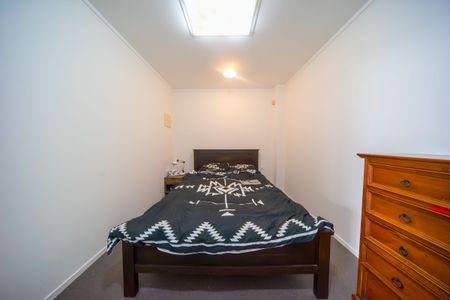 1-Bedroom Apartment in Hamilton Central - Photo 3