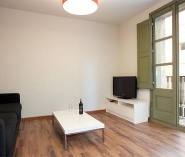 Apartment with Balcony in the Gothic Quarter - Photo 1
