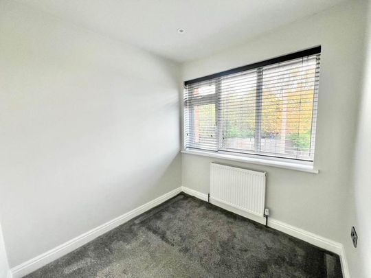 4 bedroom semi-detached house to rent - Photo 1