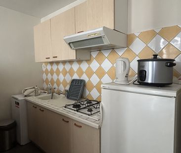 POITIERS, RUE DE L'ARCEAU T2 DE 35.85M² - Photo 4