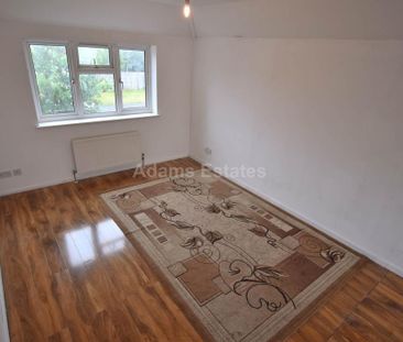 4 bedroom semi-detached house to rent - Photo 2