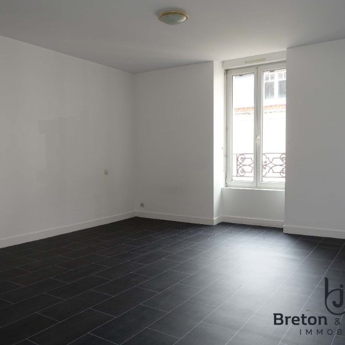 Location Appartement 1 pièce 23m² MAYENNE 53100 - Photo 1