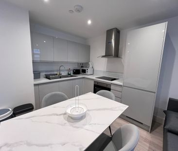 Sloane House, Aylesbury, New Street - Photo 1