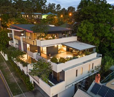 Prestigious boutique apartment with stunning mountain views – LARGE... - Photo 2