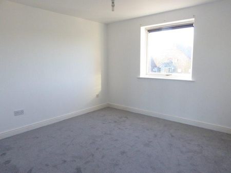 3 bedroom flat to rent - Photo 3