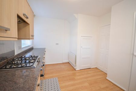 3 bed end of terrace house to rent in Kirkwood Drive, Kenton, NE3 - Photo 2