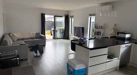 3BR Plus Office/4th BR in Chartwell - Photo 2