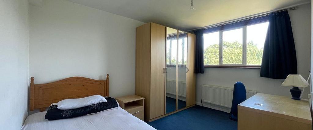 1 bedroom in a house share to rent - Photo 1