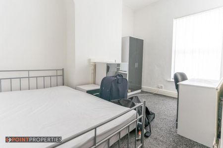 4 bedroom terraced house to rent - Photo 4