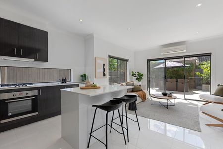 Perfect Home In An Amazing Location. - Photo 2