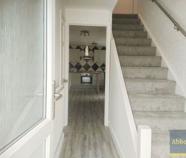 LAINDON, BASILDON - Photo 4