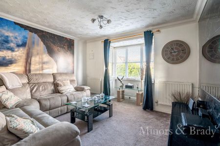 4 bedroom detached house to rent - Photo 2