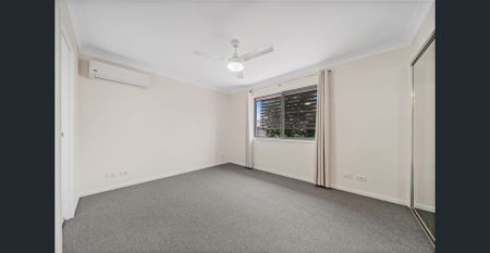 Modern Townhouse in a Quiet, Convenient Marsden Location - Photo 2