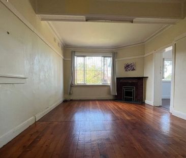 Spacious Two-Bedroom Flat with Ample Parking in Summer Hill - Photo 6