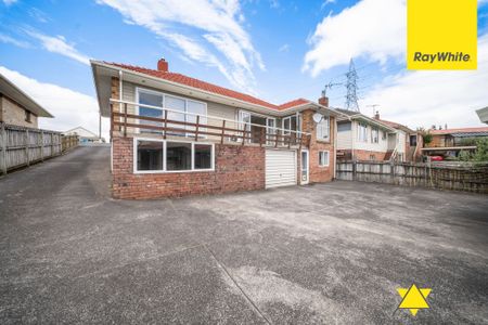 Warm, Practical Living in a Highly Convenient Location - Photo 2