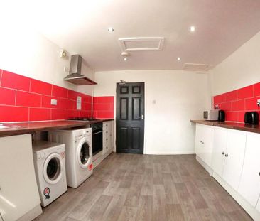 1 bedroom in a house share to rent - Photo 3