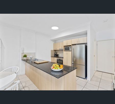 17/15 Ancona Street, Carrara, Qld 4211 - Photo 4
