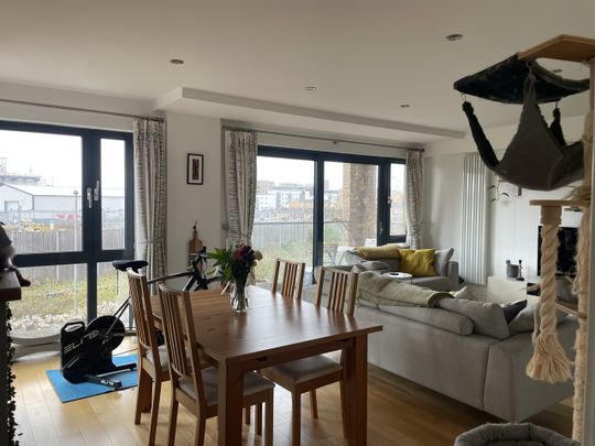 2 Bed Flat, Trundleys Road, SE8 - Photo 1