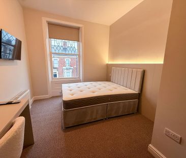 8 bedroom terraced house to rent - Photo 4