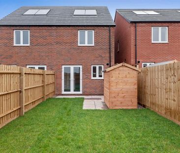 2 bedroom semi-detached house to rent - Photo 6