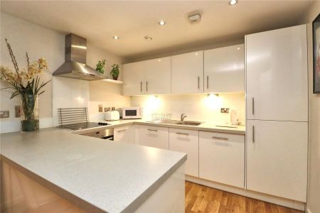 2 bedroom apartment to rent - Photo 4