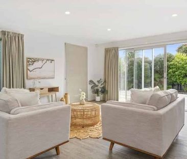 Modern house located in central location - Photo 4