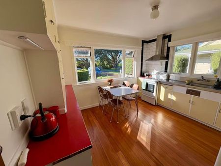 Fully furnished convenient living - Photo 5